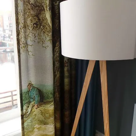 アパート 2l De Volharding